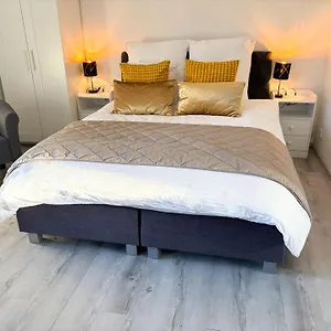  Ferienhaus Huebsches In Ehemaliger Gaertnerei